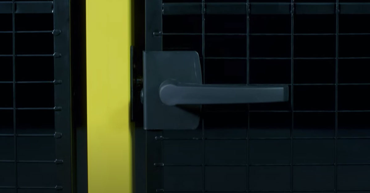 snap-lock-for-hinge-door-